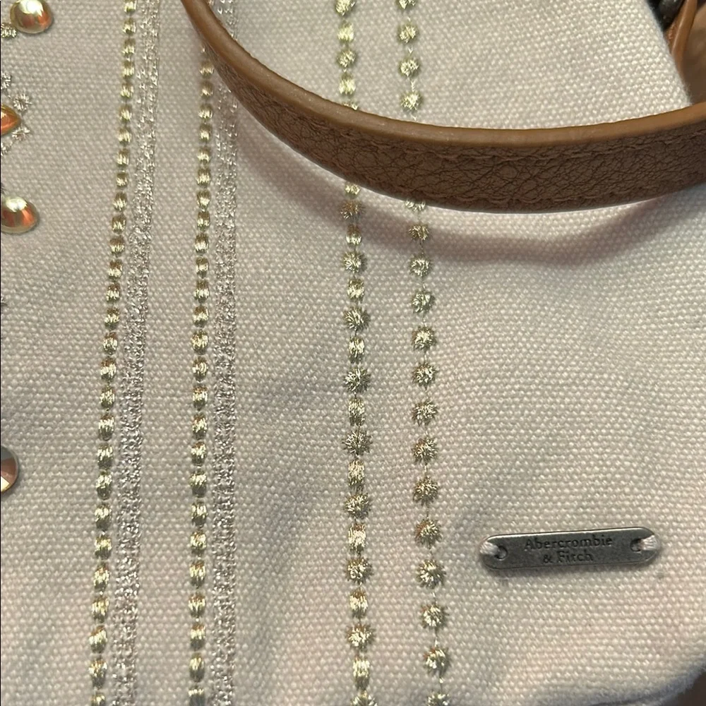 Abercrombie & Fitch White and Brown Crossbody Bag with Floral Details - Picture 2 of 9